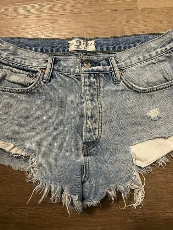 We The Free Light Blue Distressed Denim Cutoff Shorts 0247 B3 - Picture 2 of 8